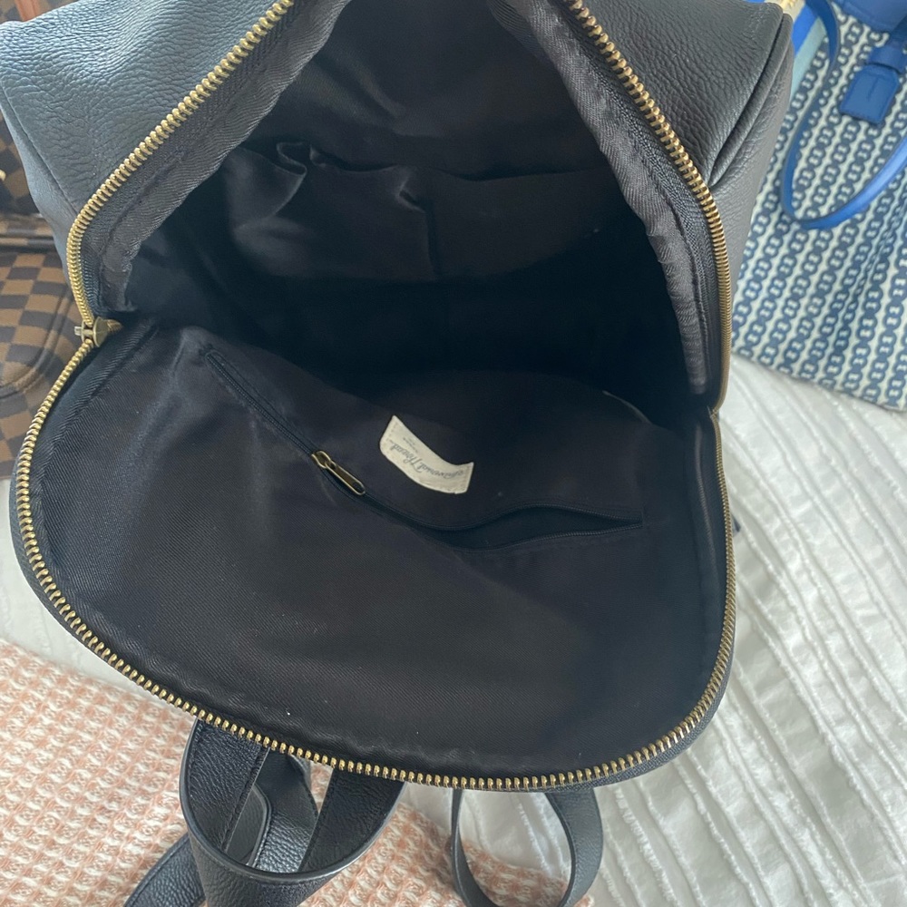 Backpack - Picture 3 of 3